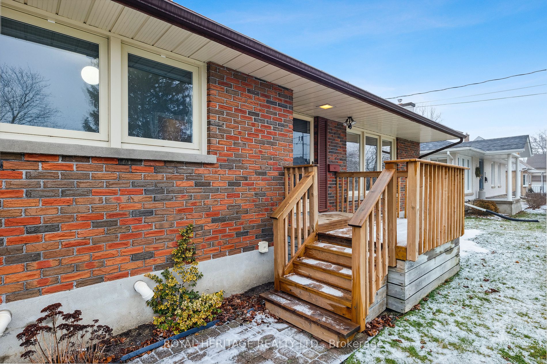115 Albert Street St N, #Upper