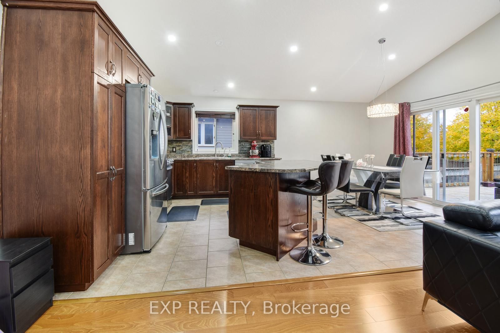 451 Fairway Rd E