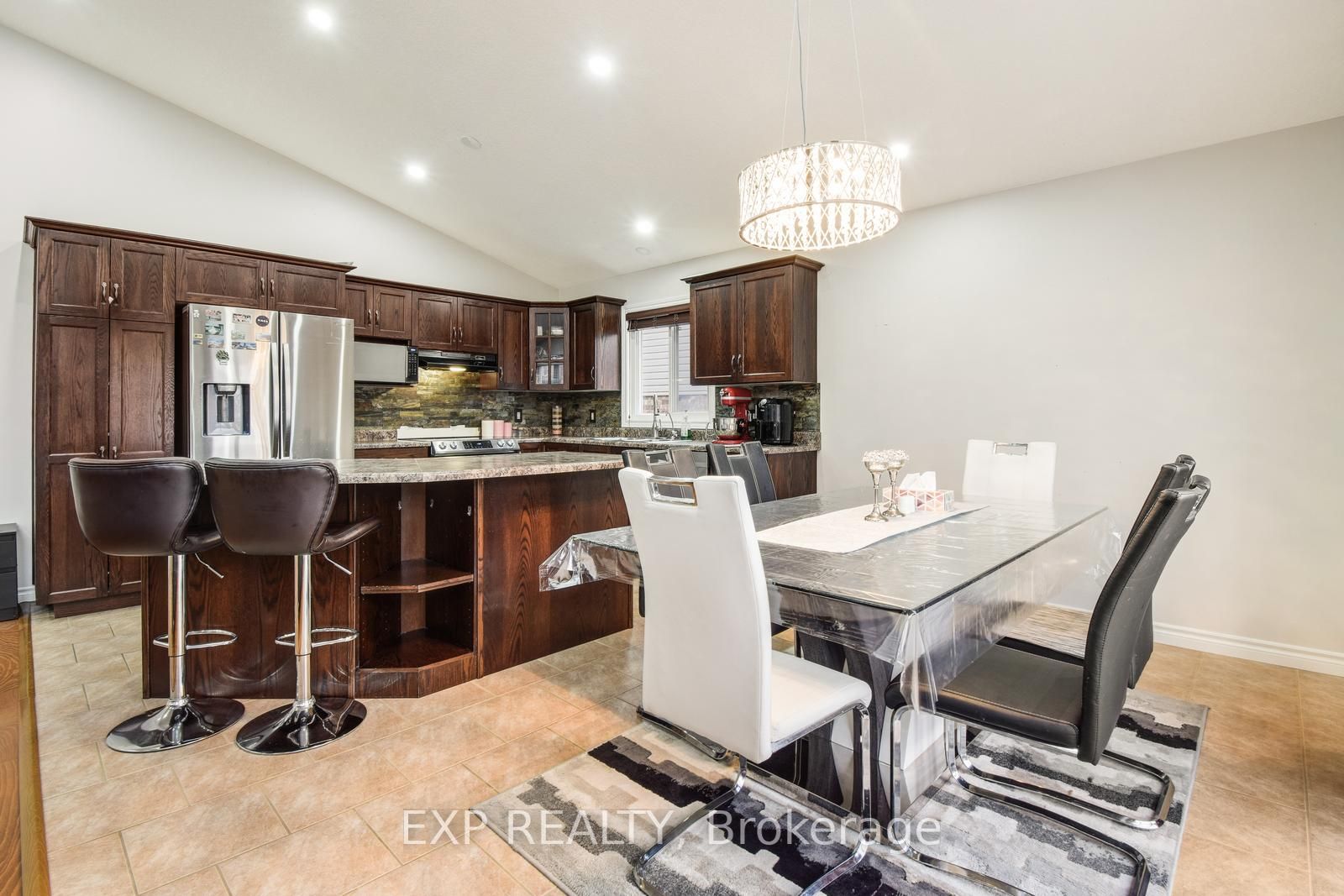 451 Fairway Rd E