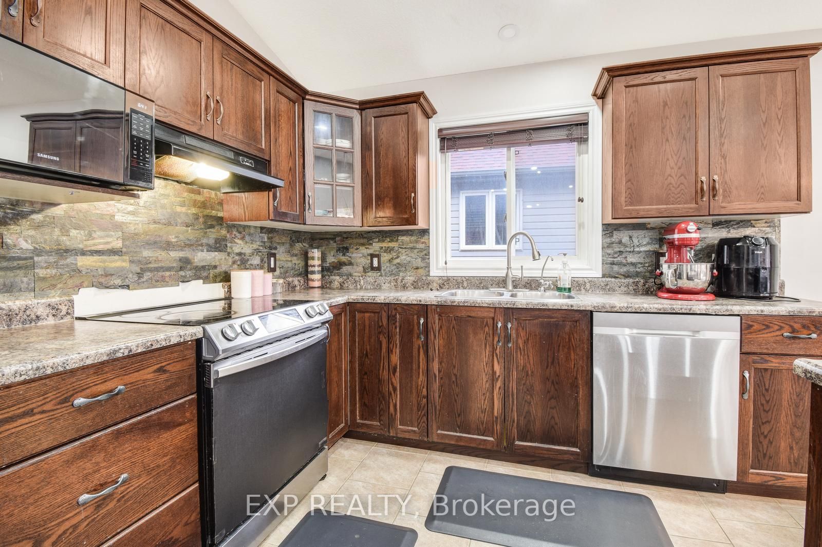 451 Fairway Rd E