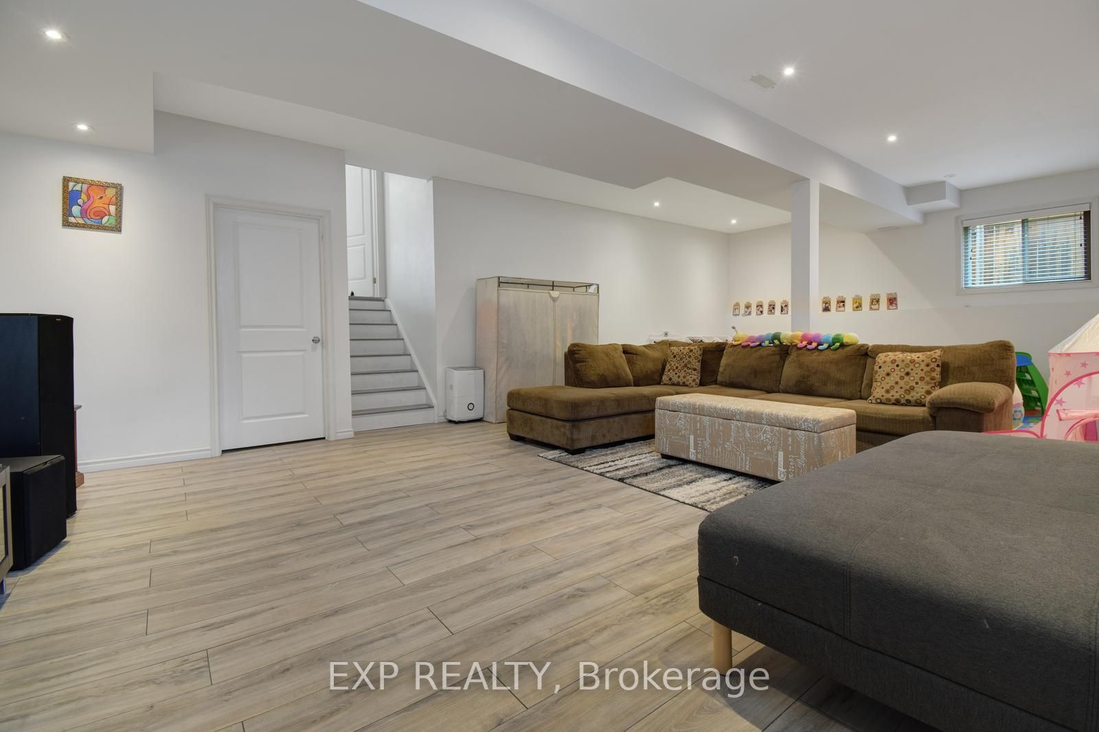 451 Fairway Rd E