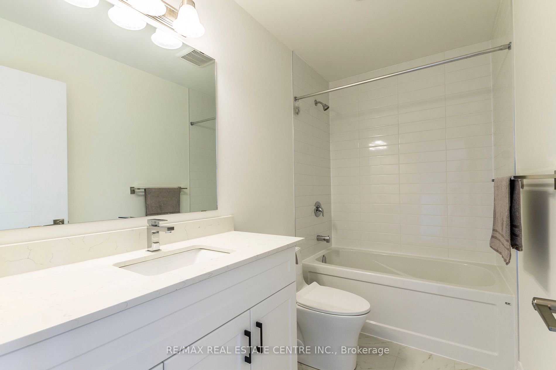 12 Lily Lane N, #12