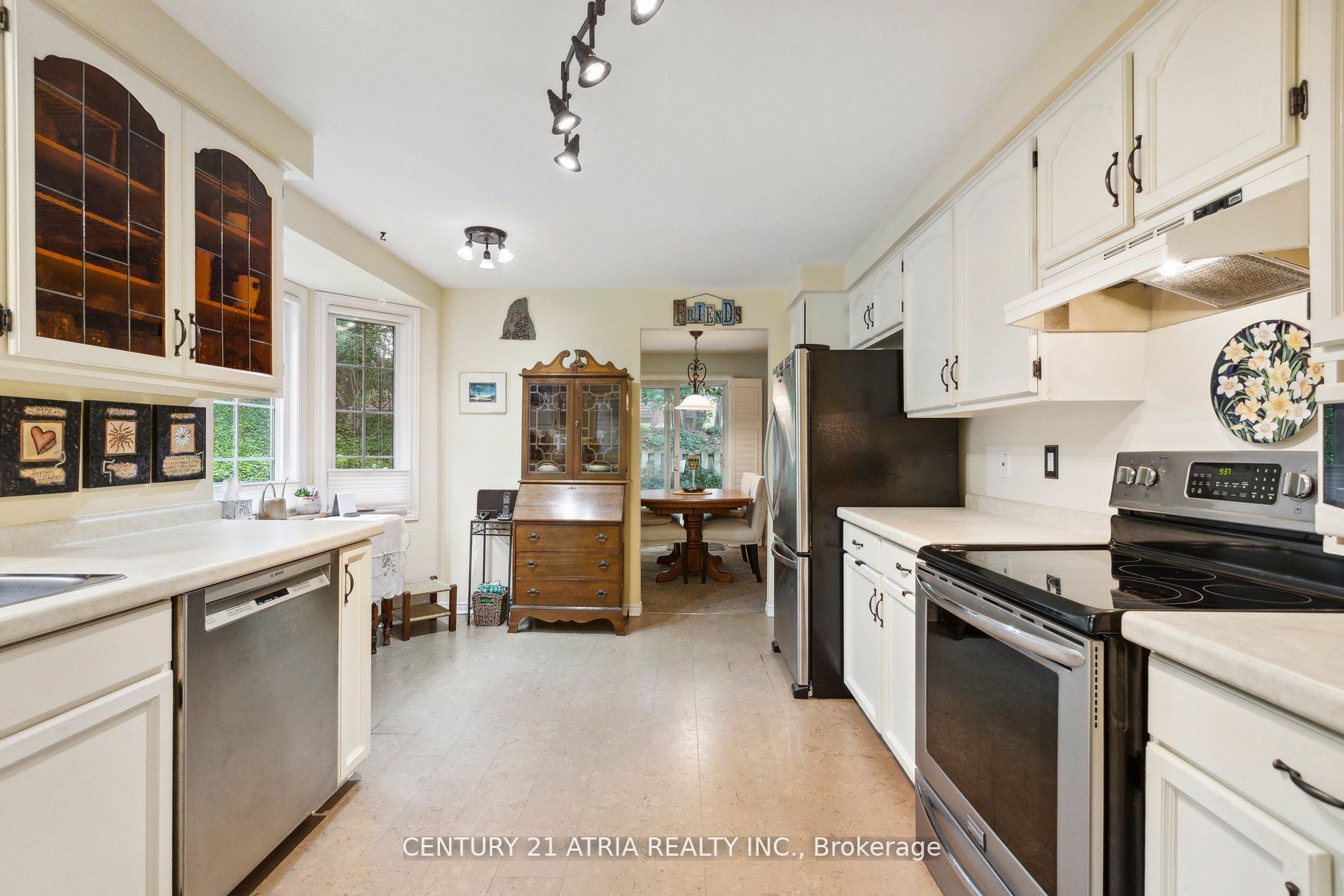 112 Woodlawn Rd E, #2