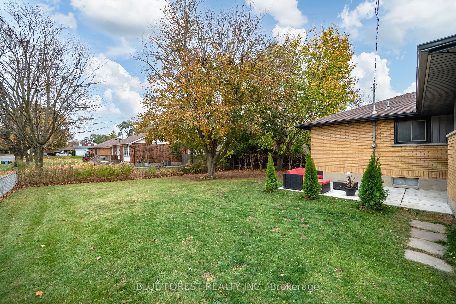 68 Dennis Ave