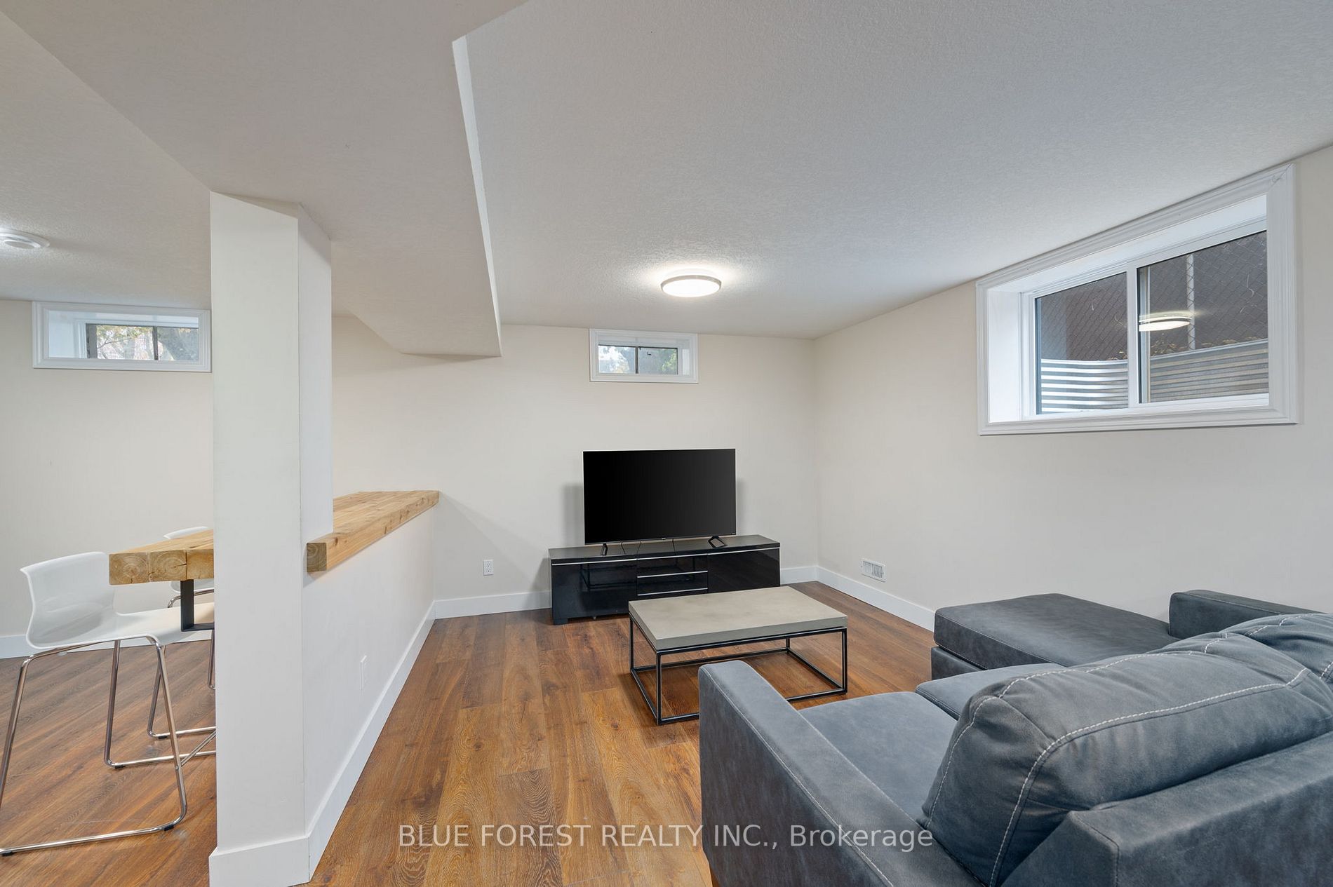 68 Dennis Ave