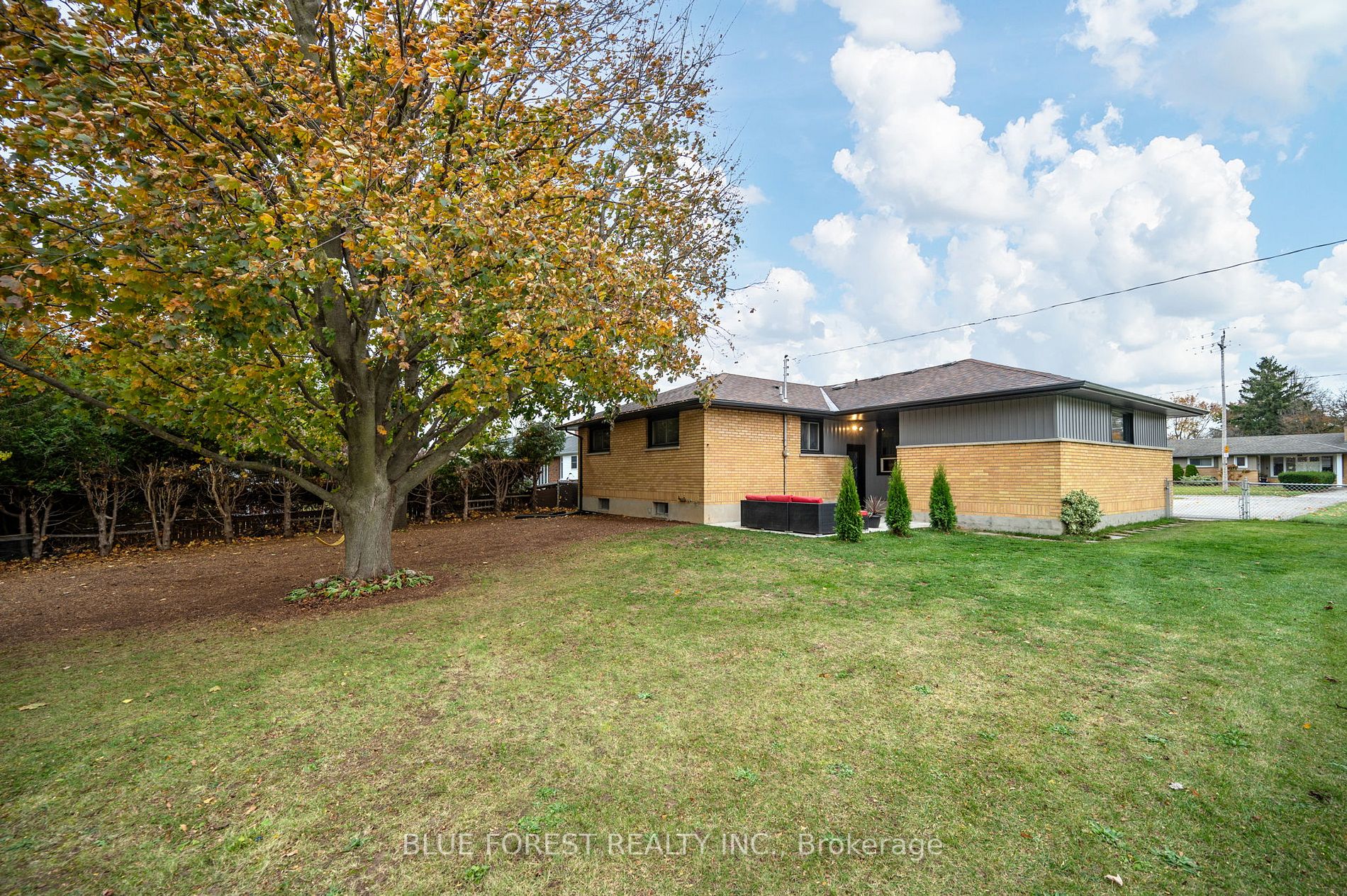 68 Dennis Ave