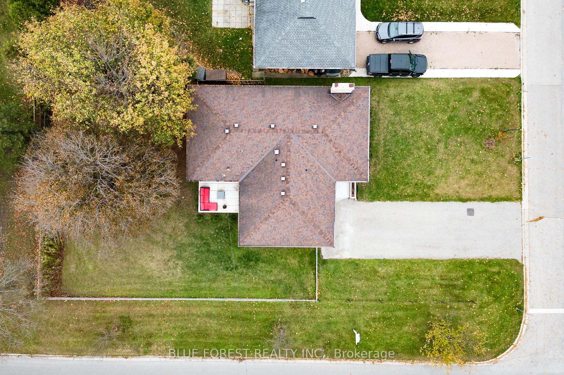 68 Dennis Ave