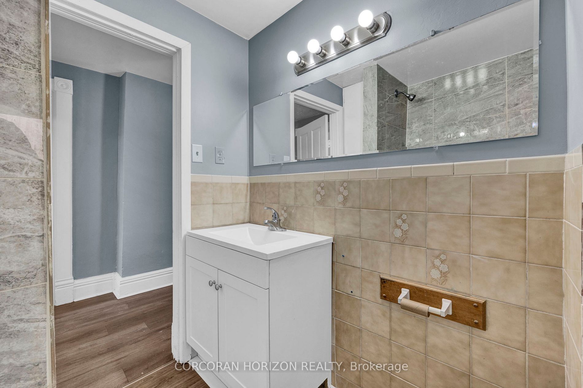355 Hedley St