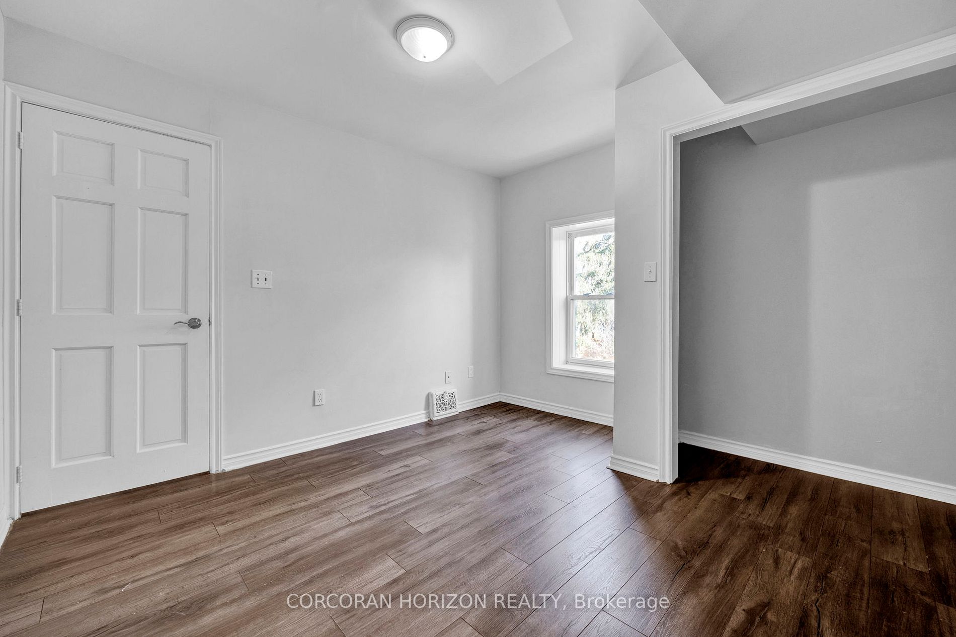355 Hedley St