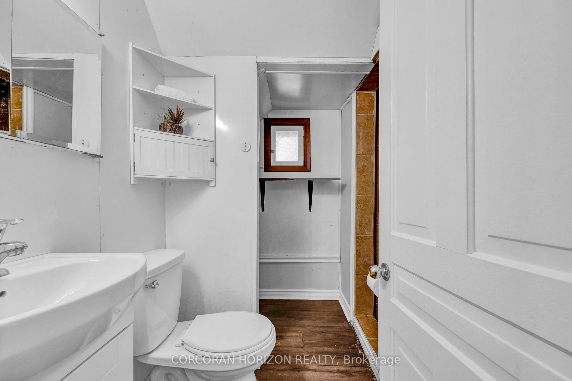 355 Hedley St