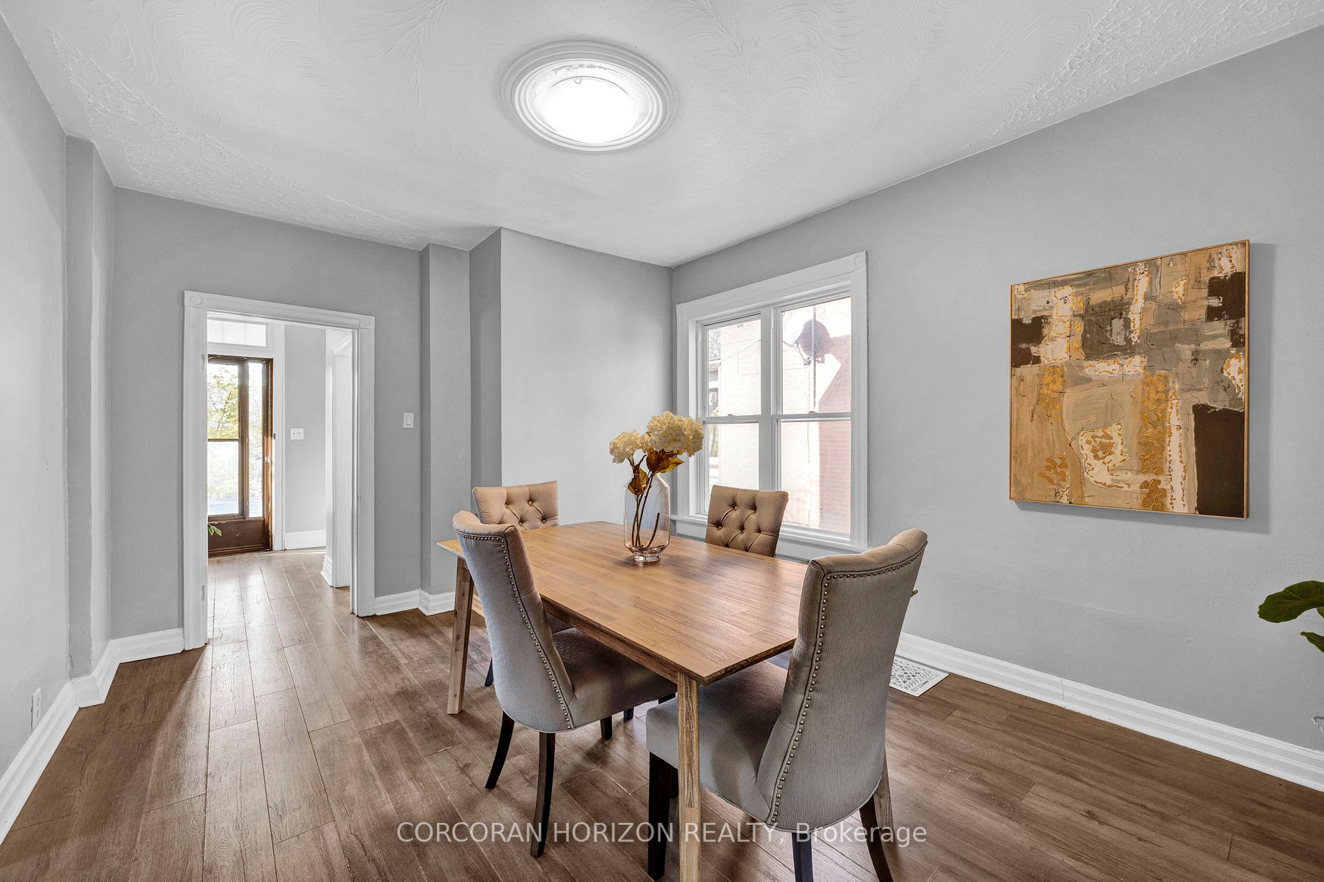 355 Hedley St