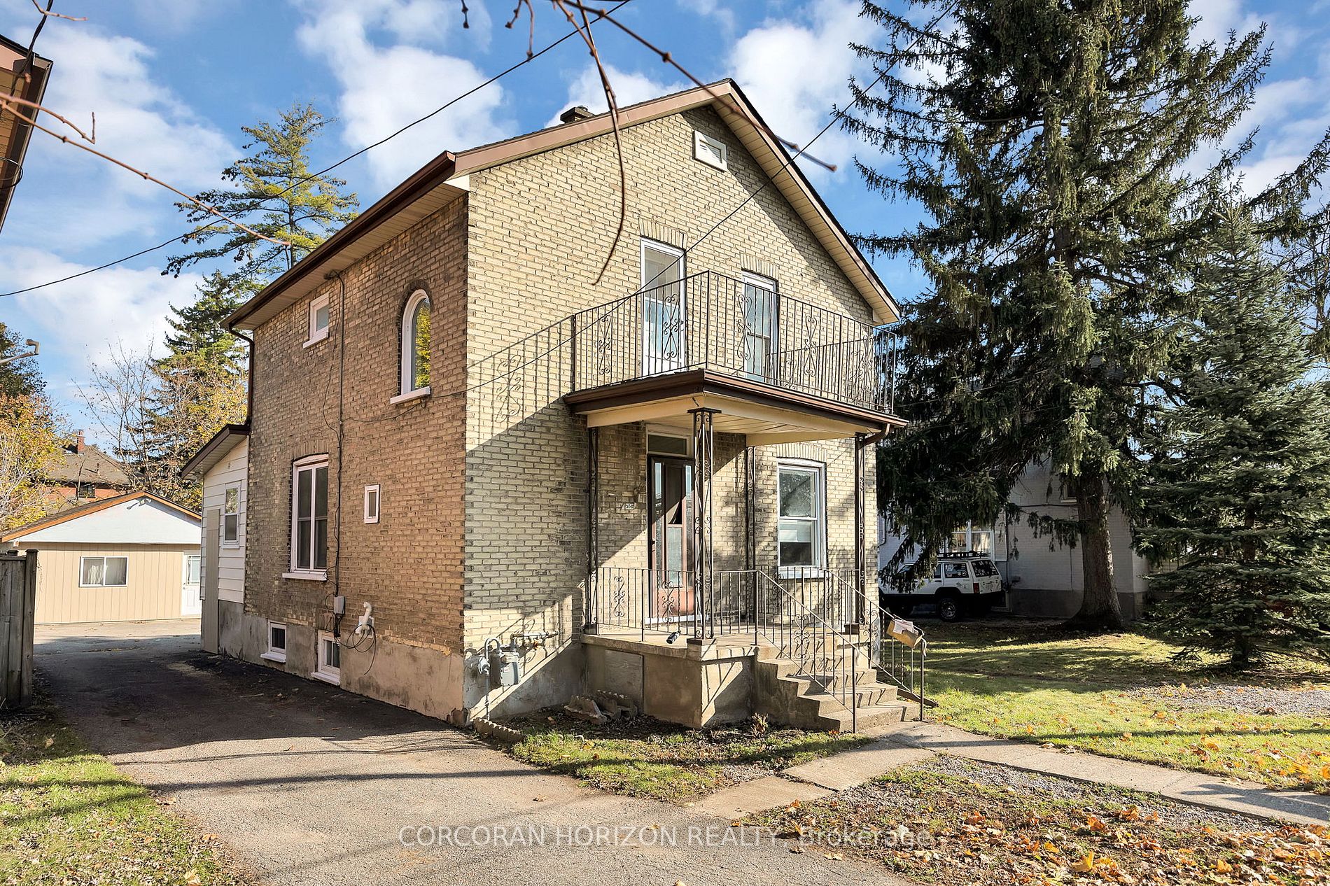 355 Hedley St