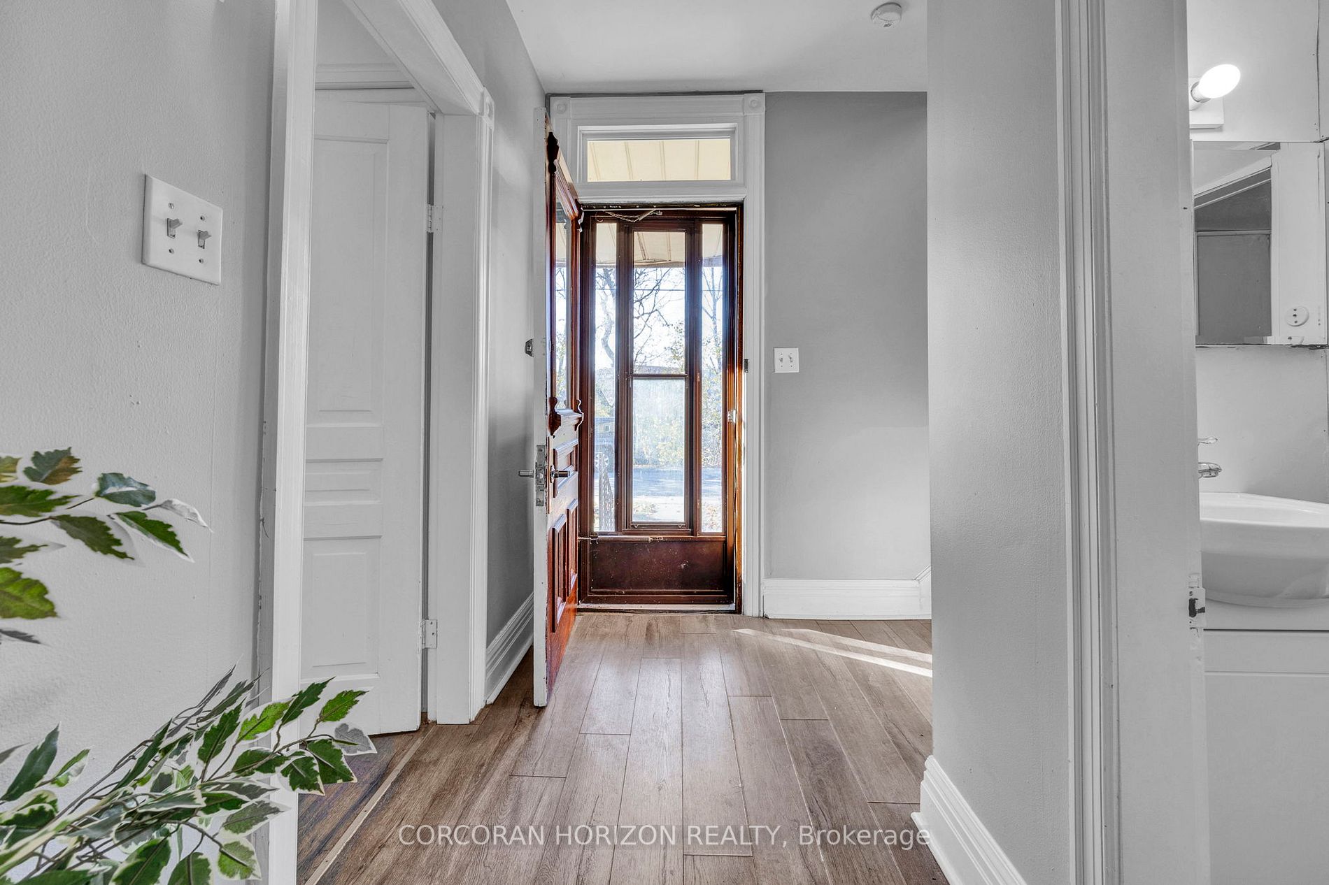 355 Hedley St