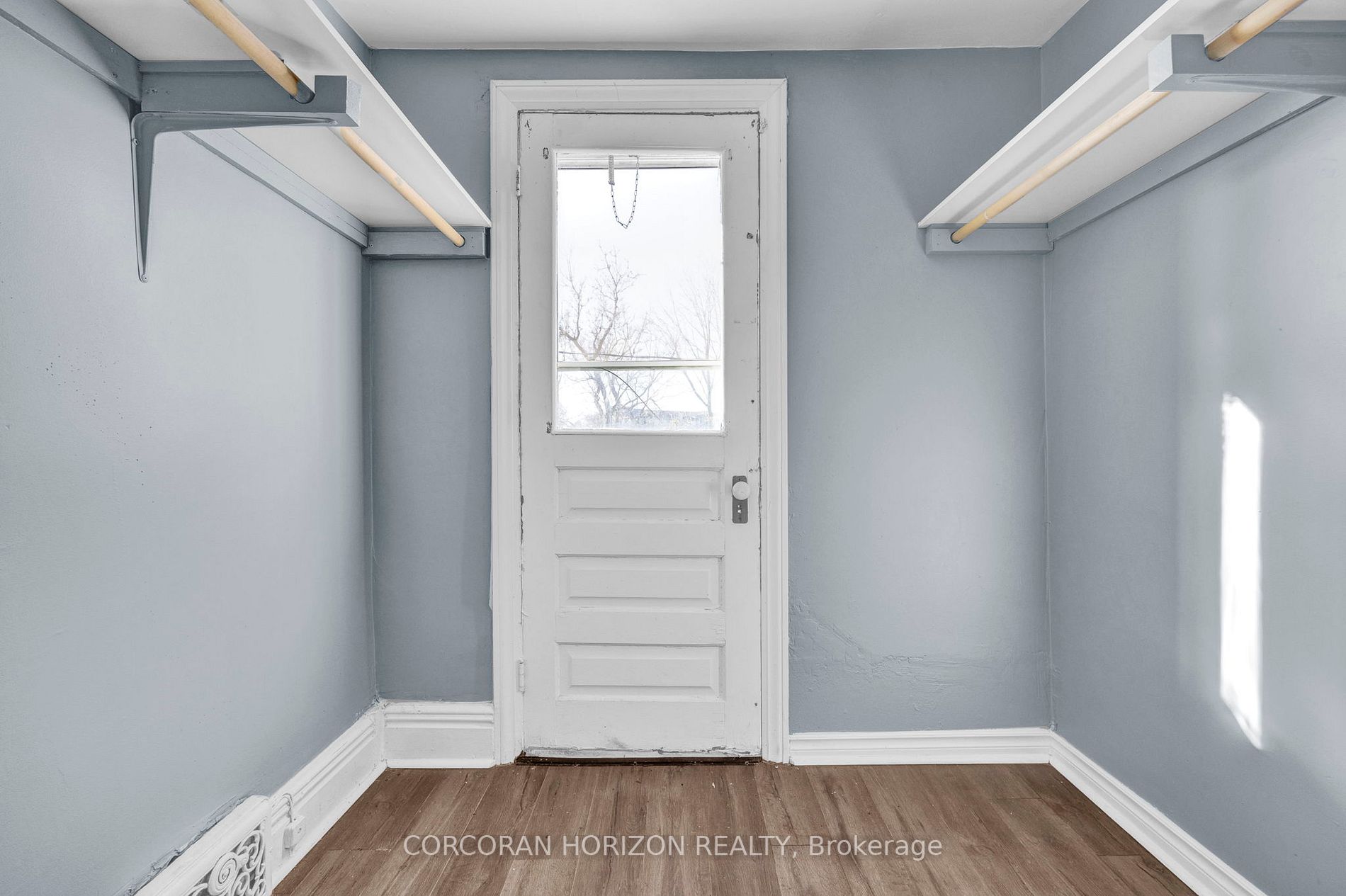 355 Hedley St
