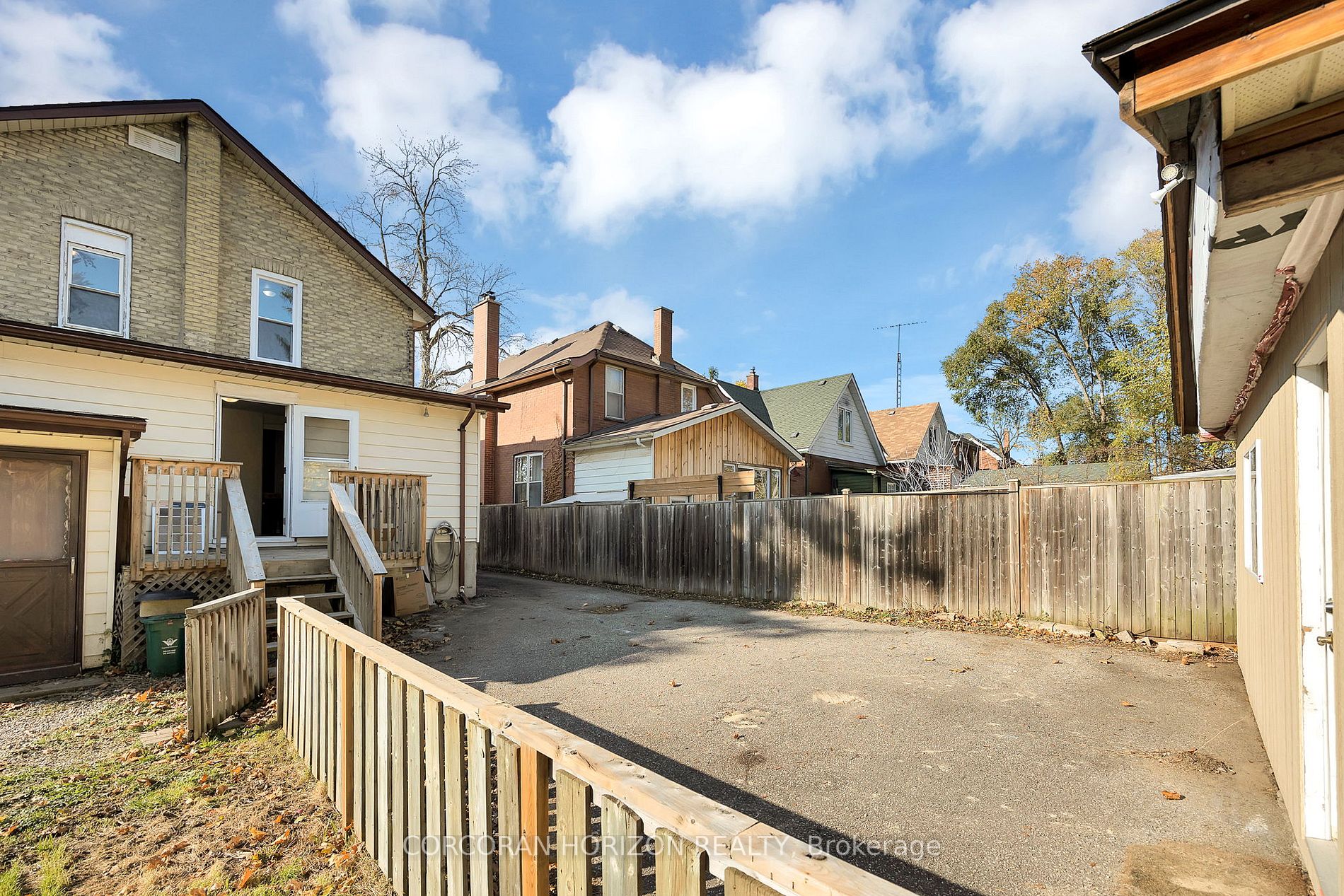 355 Hedley St