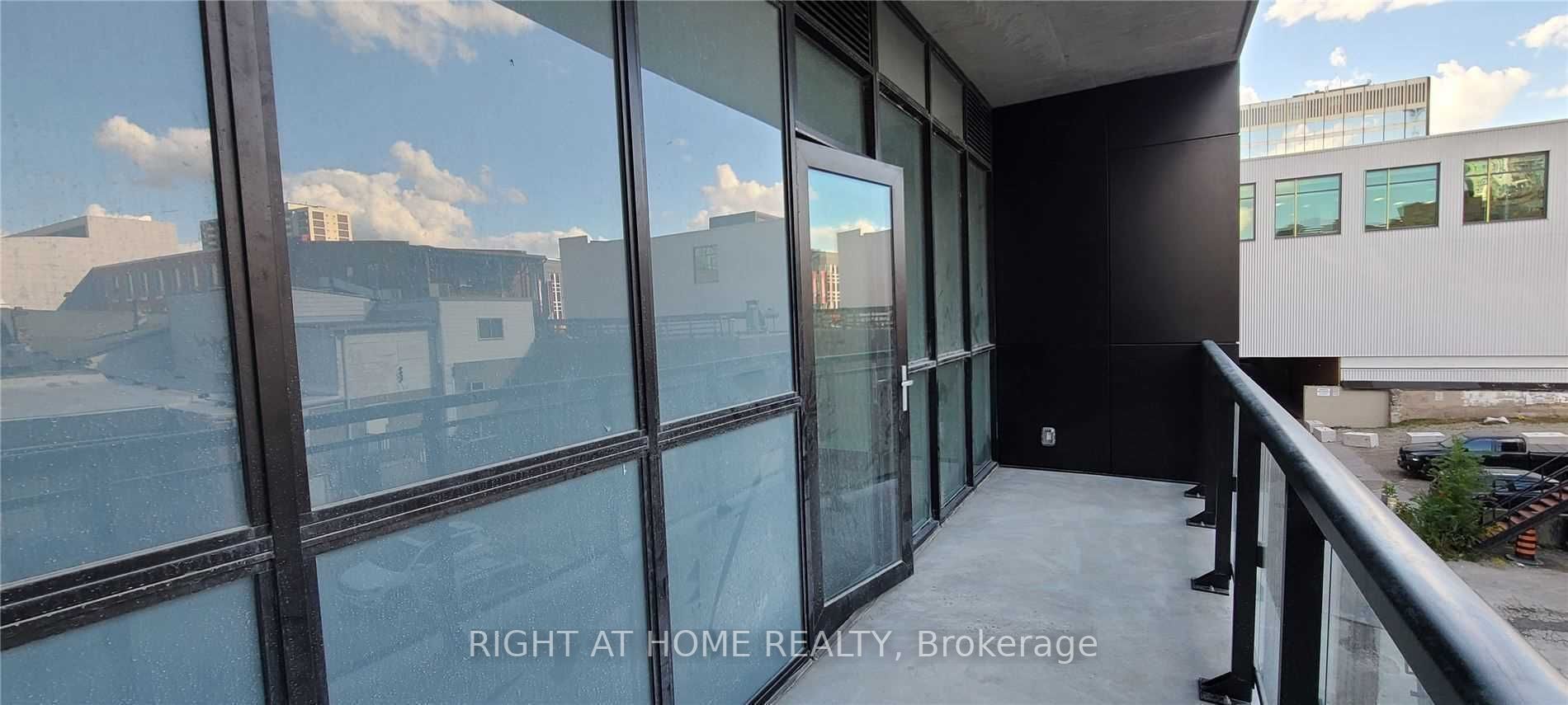 60 Charles St W, #301