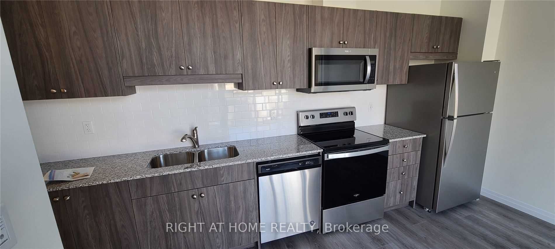 60 Charles St W, #301
