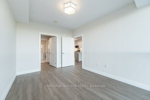 460 Columbia St W, #903