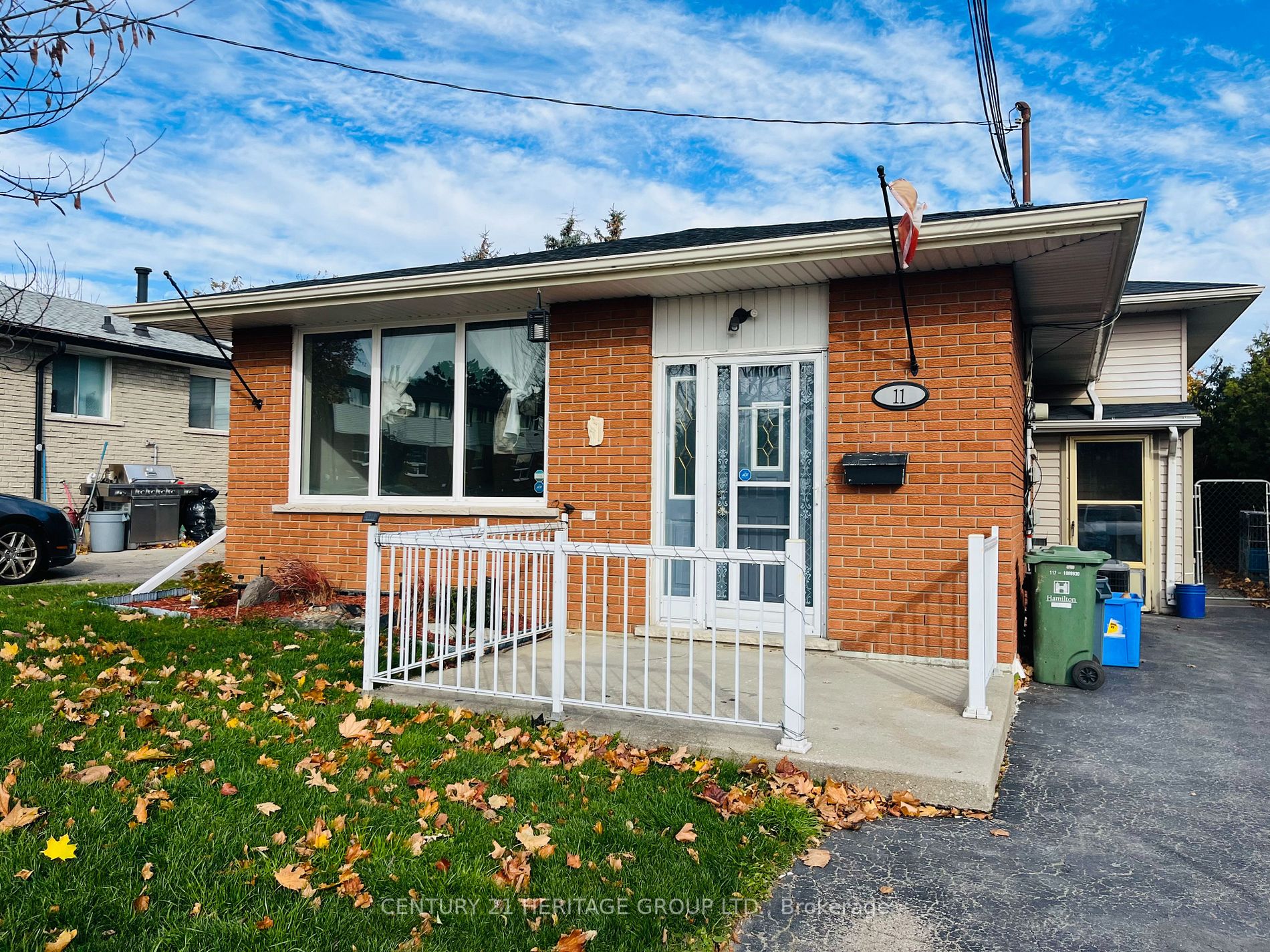 11 Queensbury Dr, #Upper