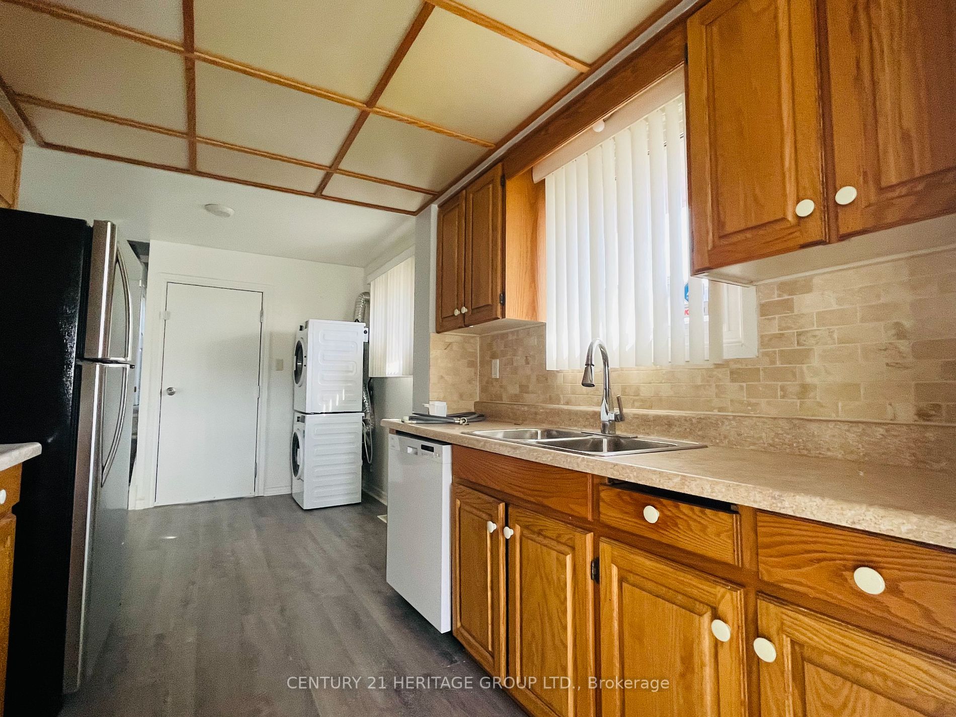 11 Queensbury Dr, #Upper