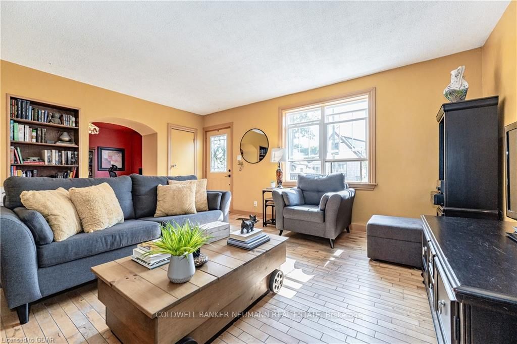 80 Audrey Ave