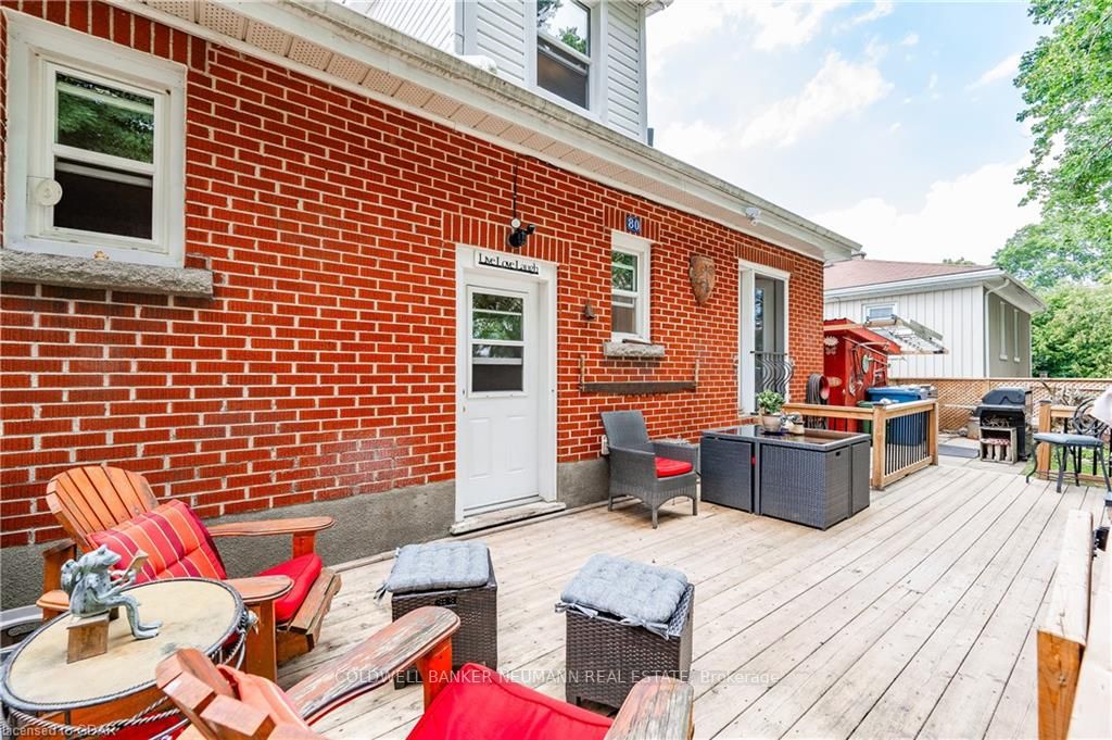 80 Audrey Ave