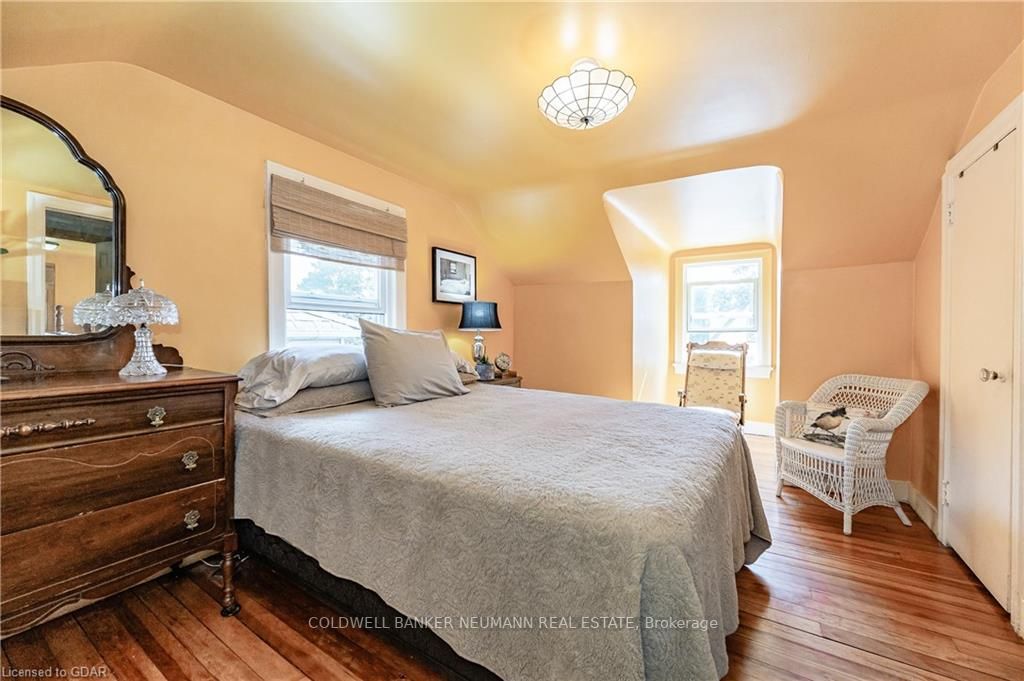 80 Audrey Ave