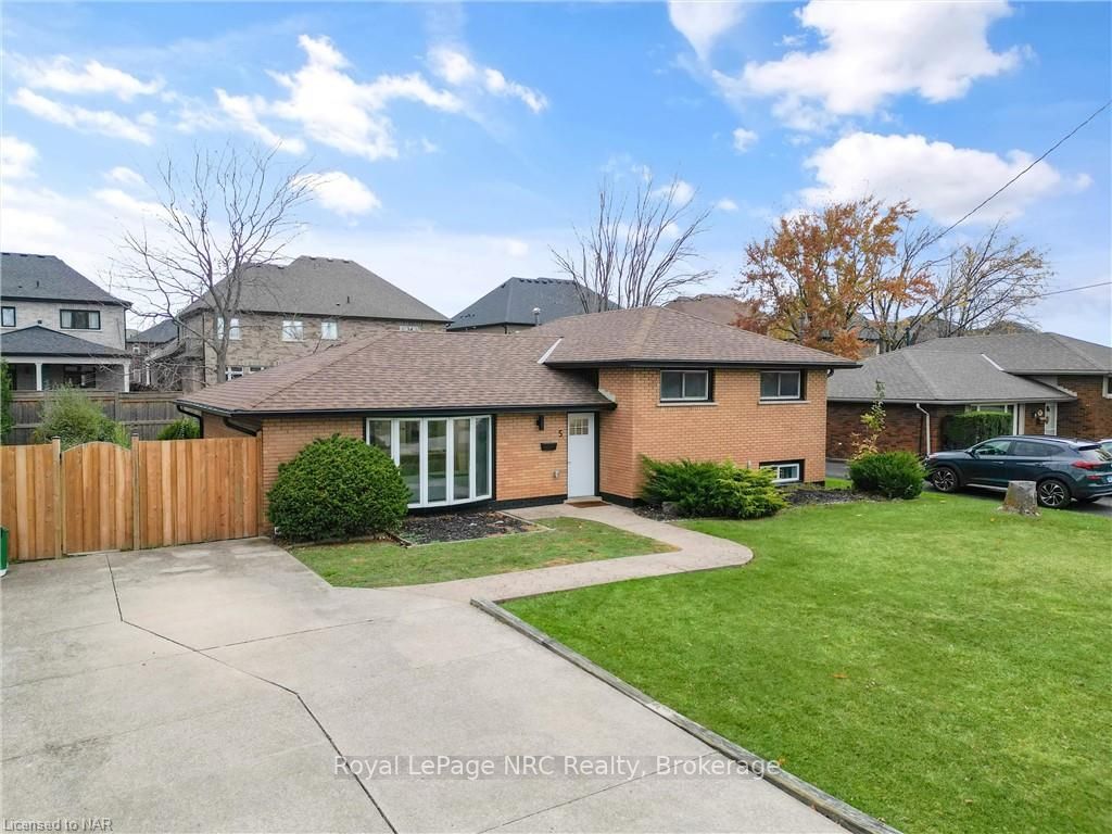 5 Douglas Ave