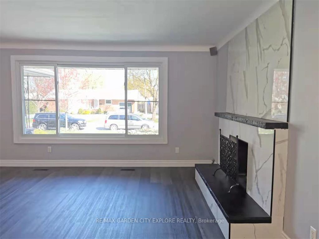 29 Valerie Dr