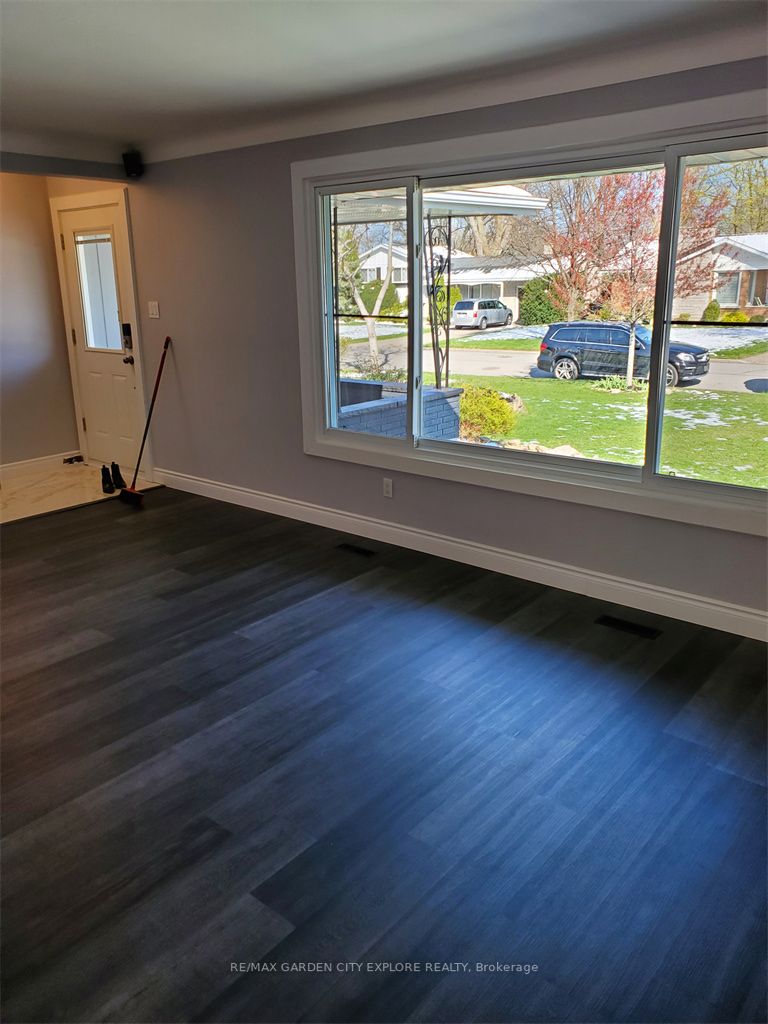 29 Valerie Dr