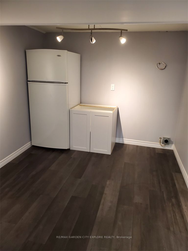 29 Valerie Dr