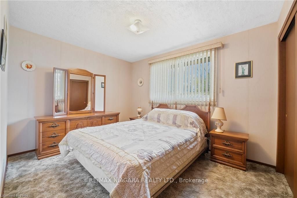 25 Meredith Dr