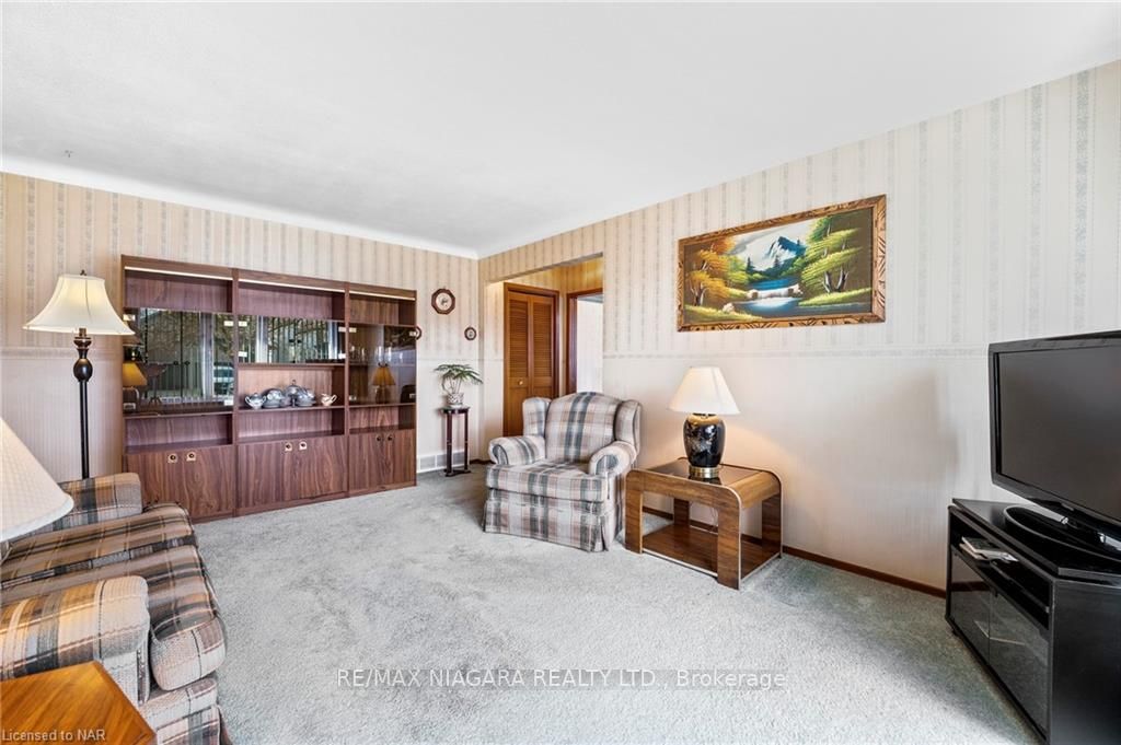 25 Meredith Dr