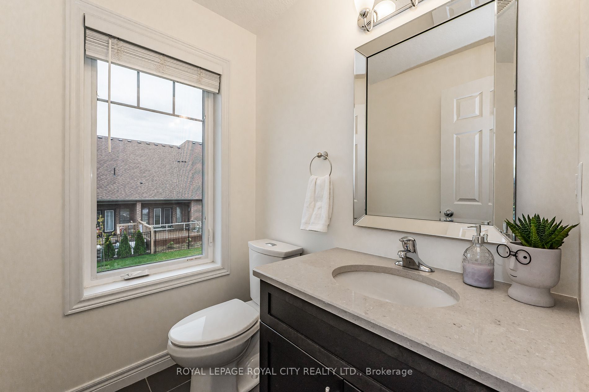 39 Kay Cres, #41