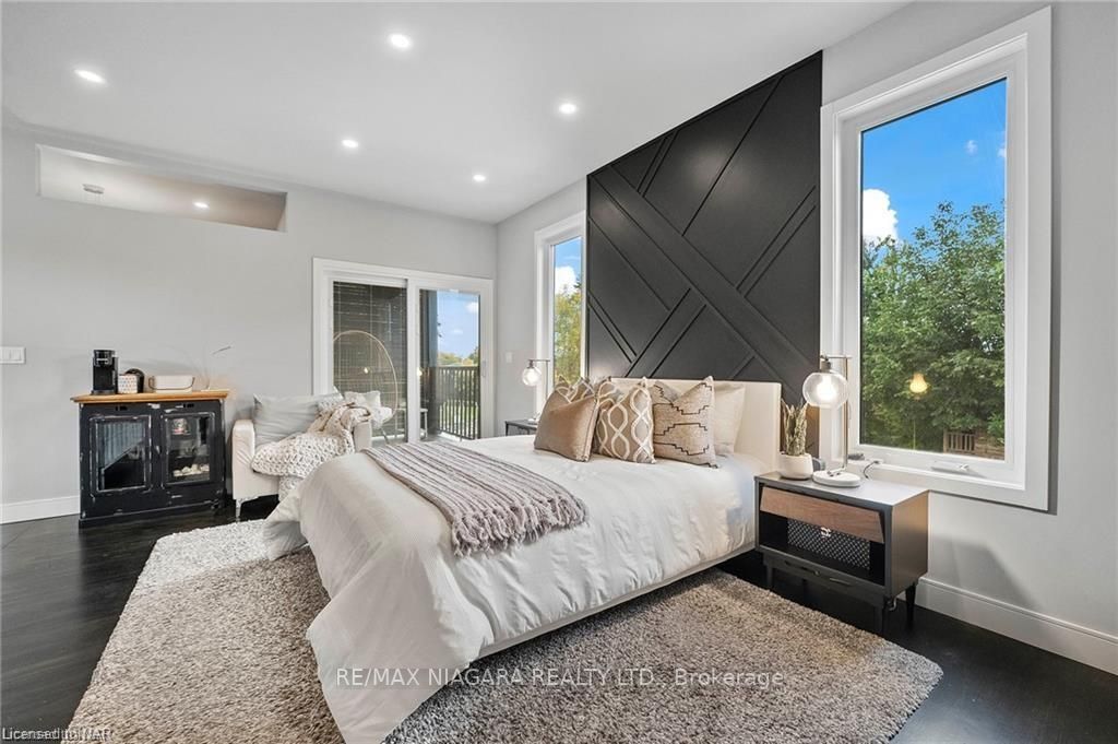 6 Stillwater Bay