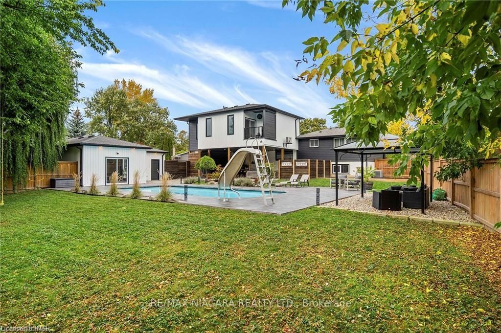 6 Stillwater Bay