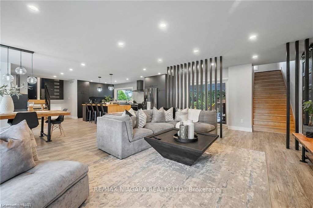 6 Stillwater Bay