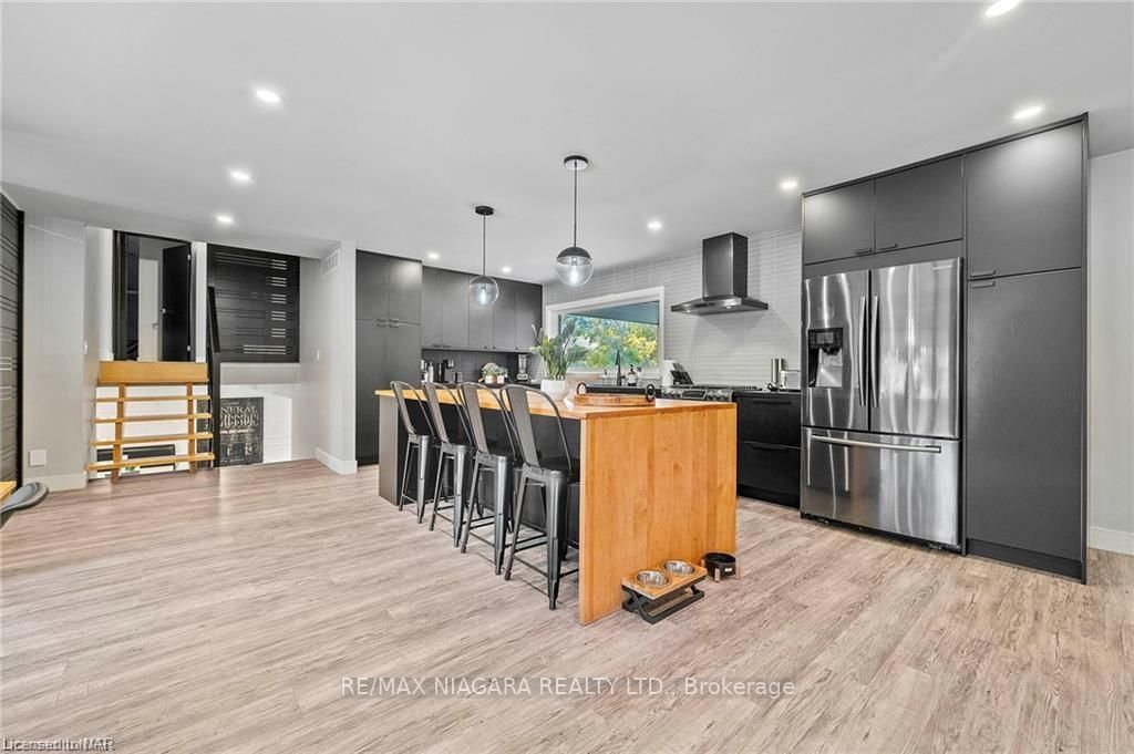 6 Stillwater Bay