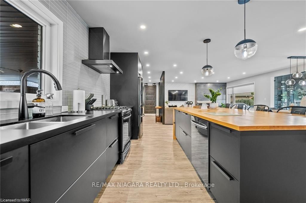 6 Stillwater Bay
