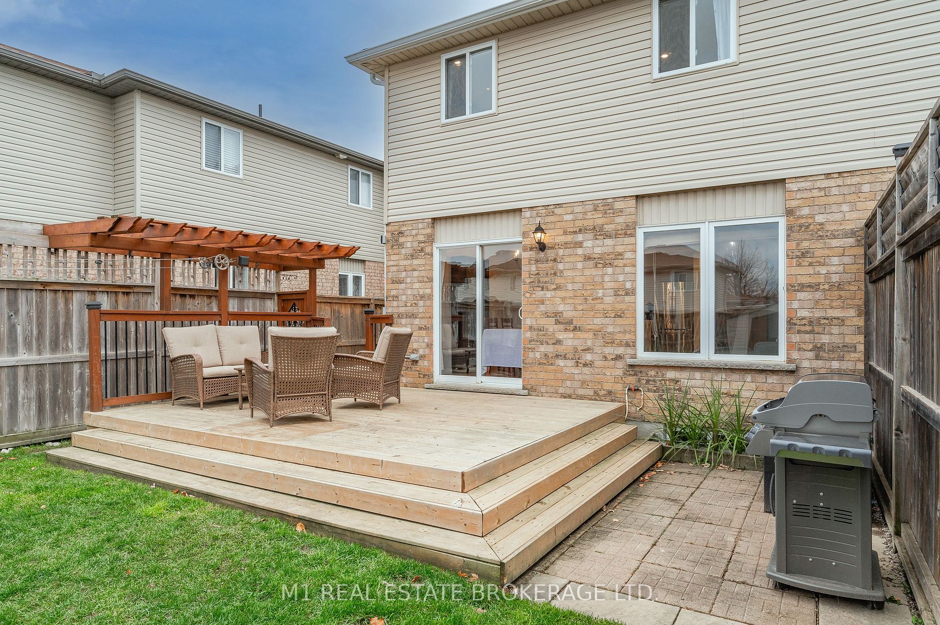 32 Simmonds Dr