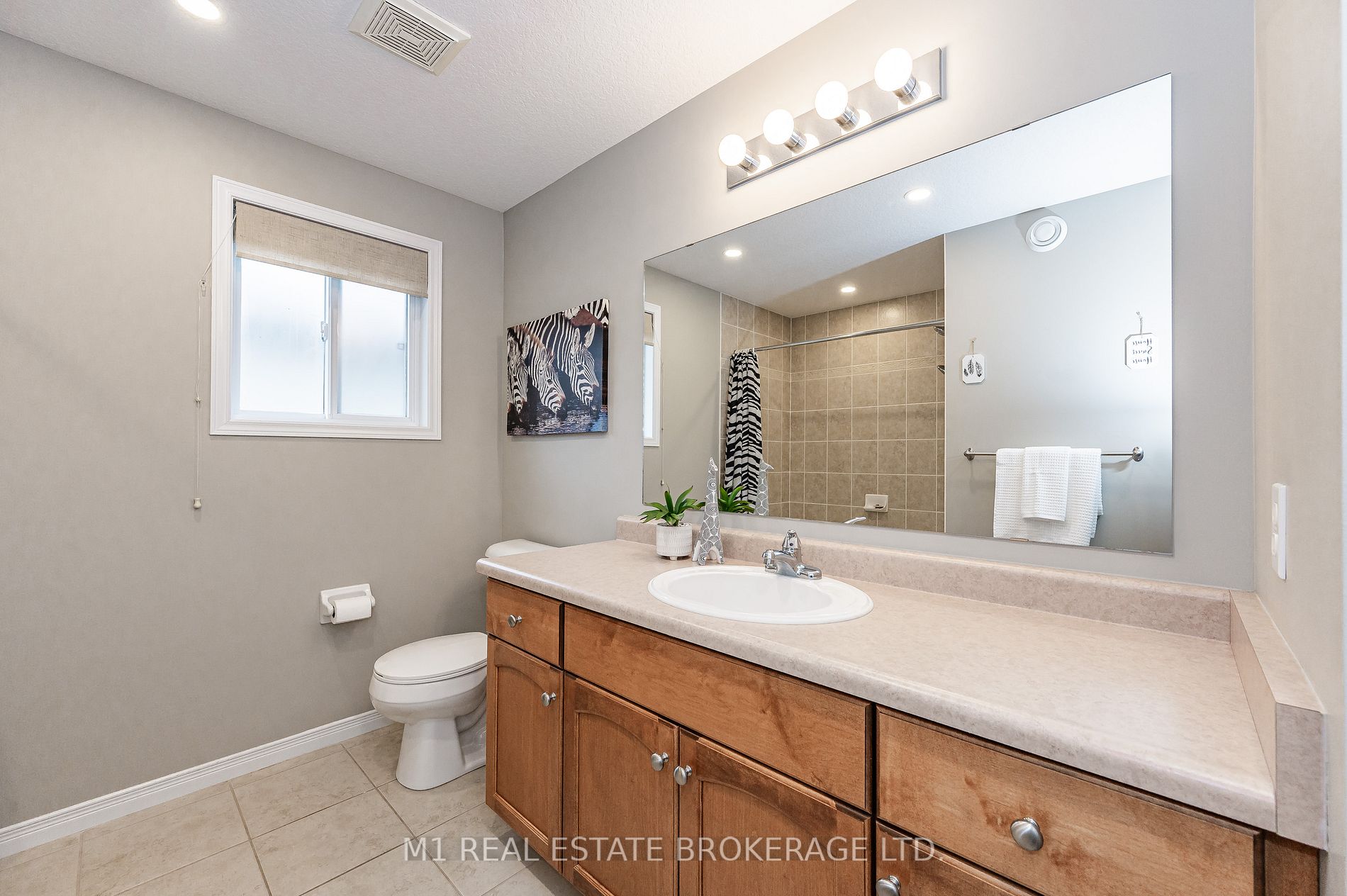 32 Simmonds Dr