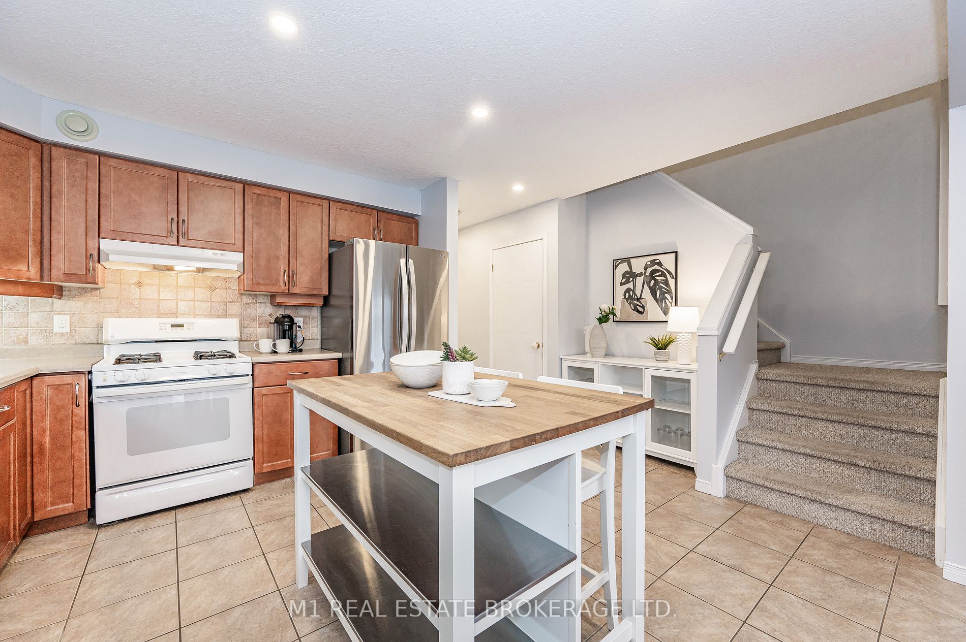 32 Simmonds Dr
