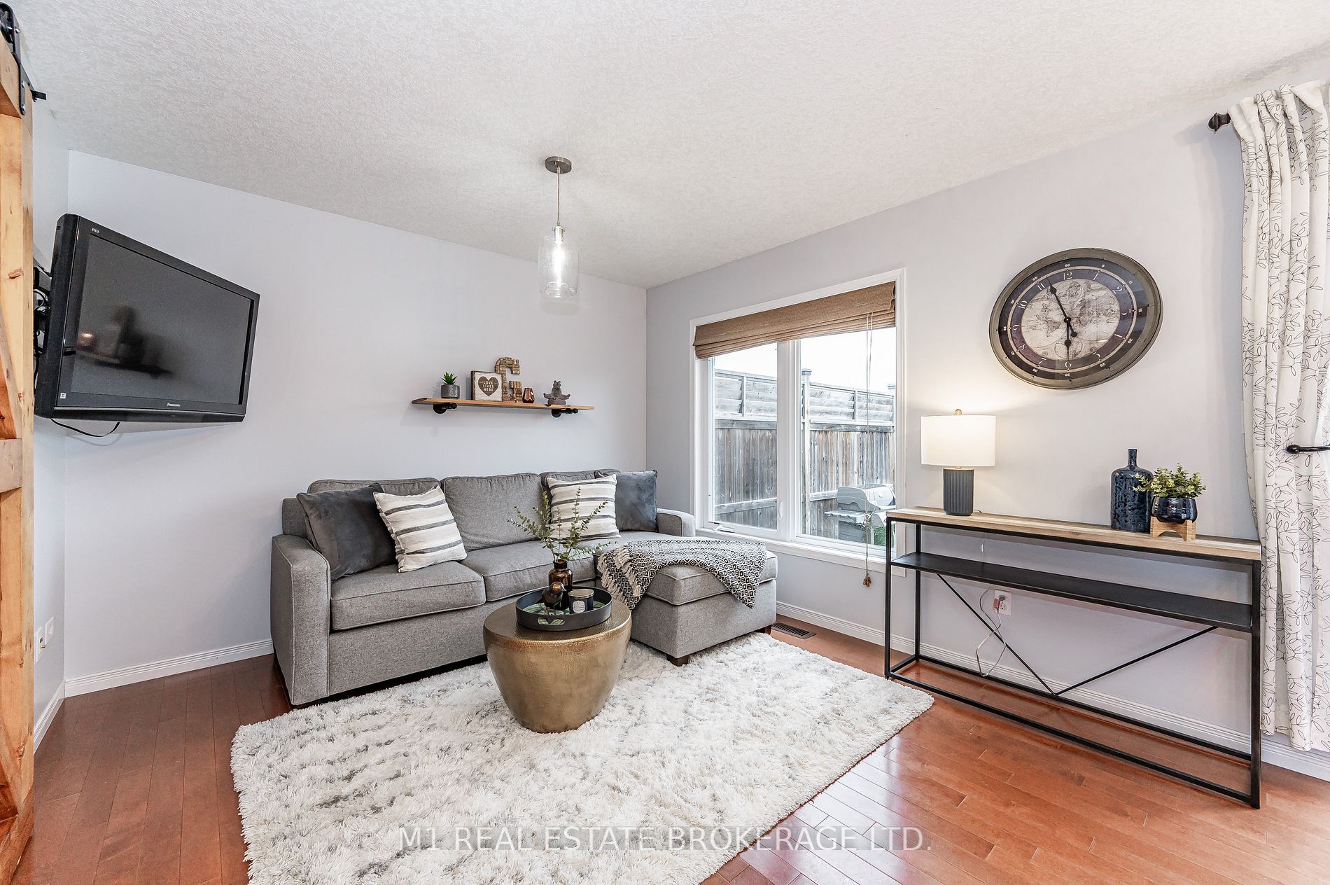 32 Simmonds Dr