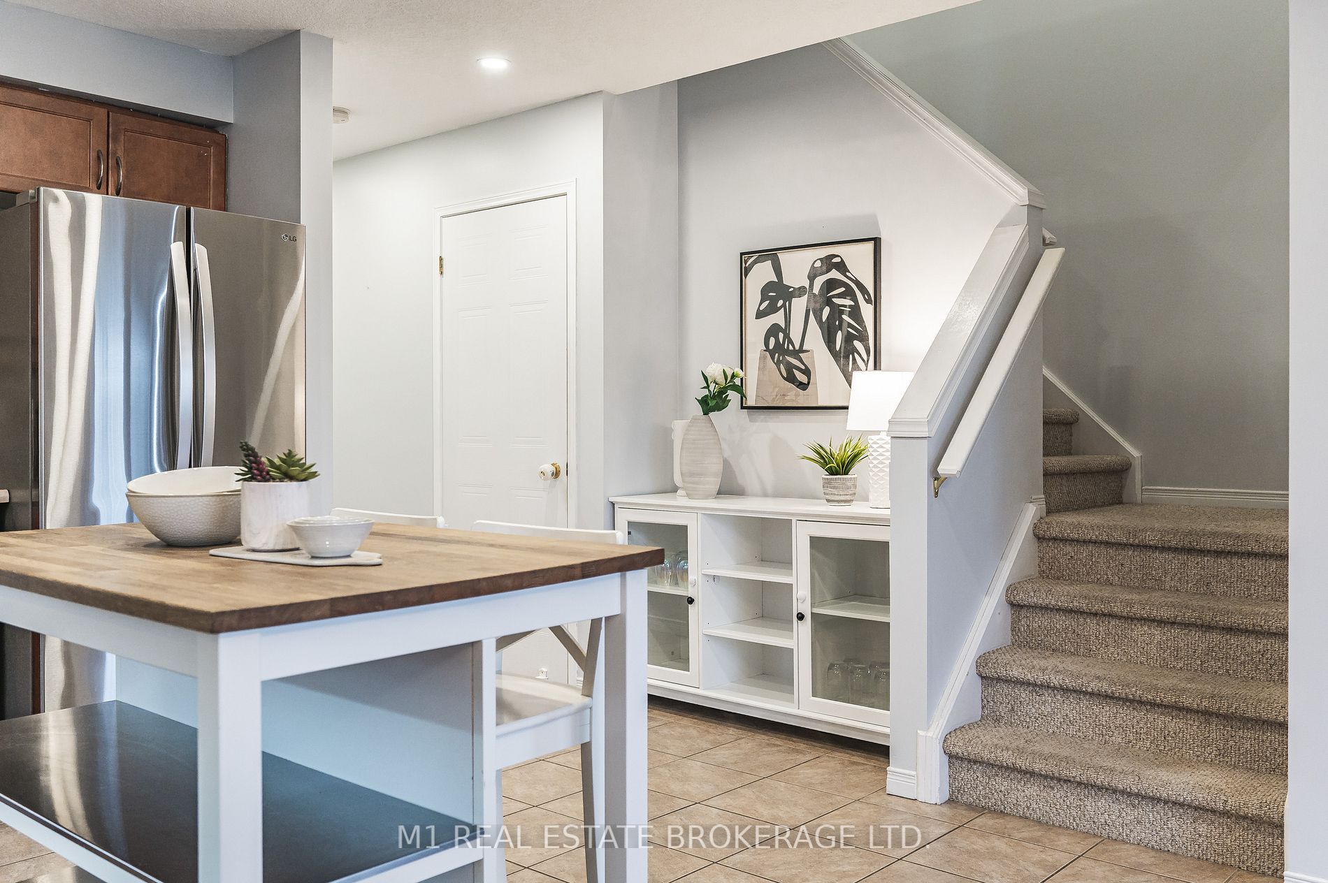 32 Simmonds Dr