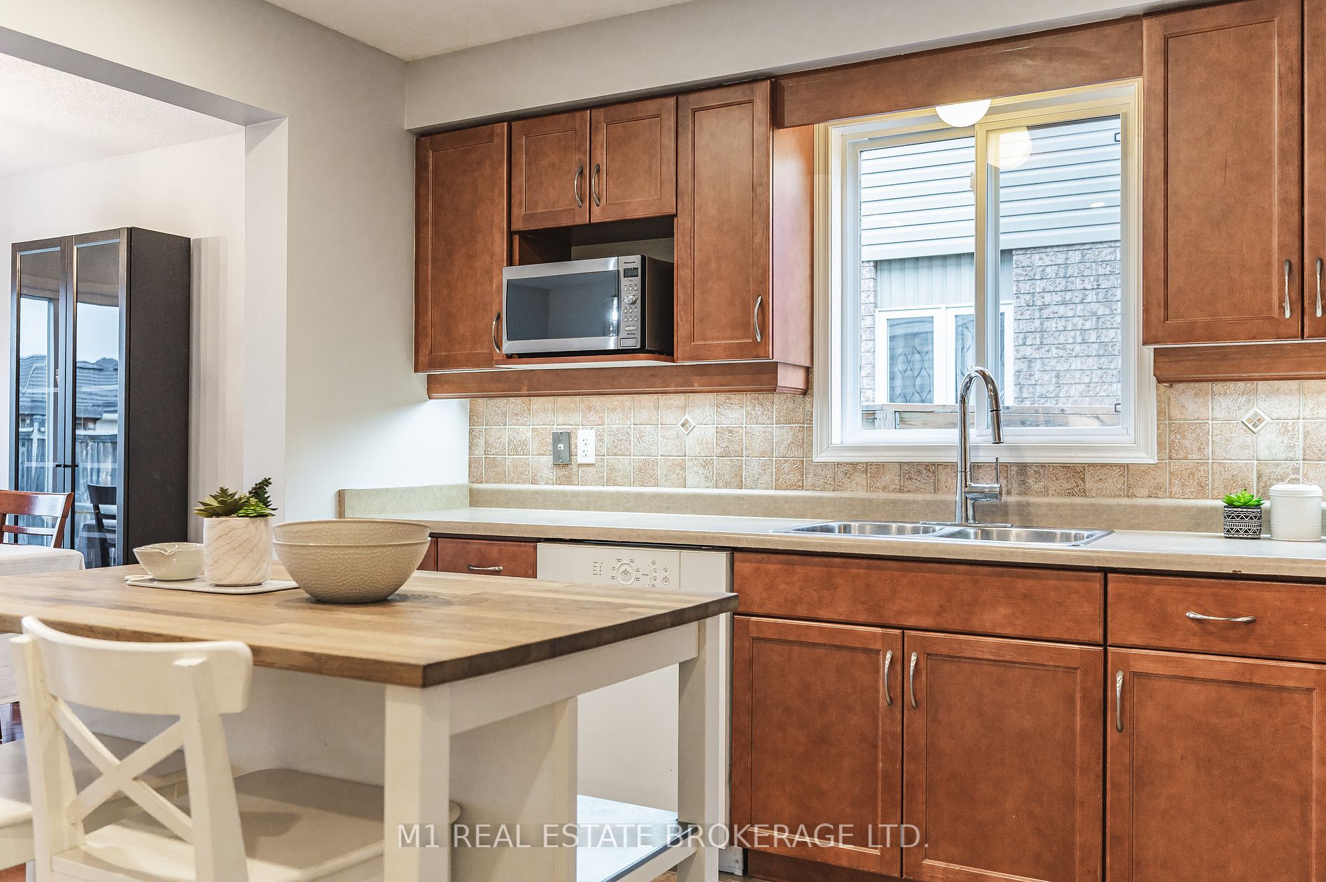 32 Simmonds Dr
