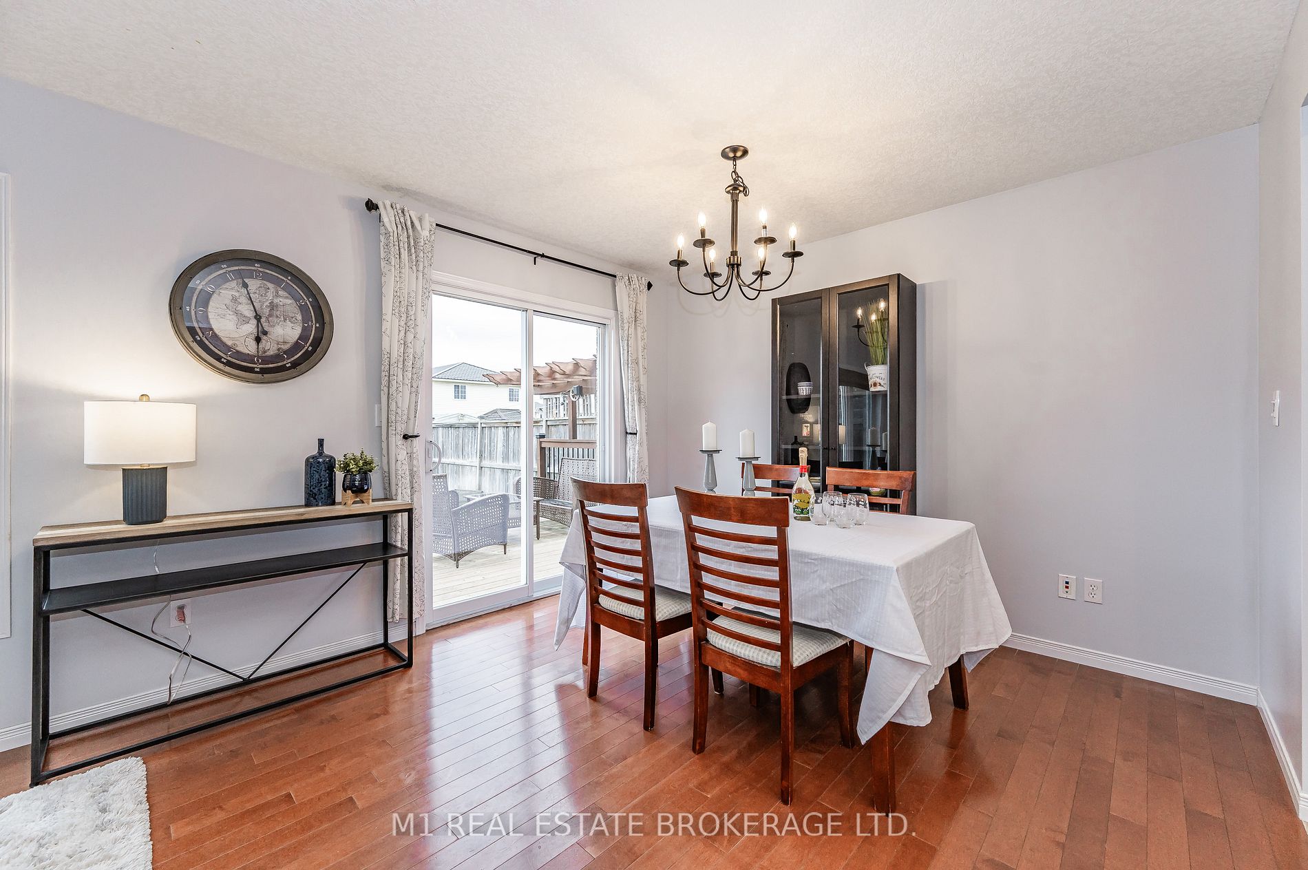 32 Simmonds Dr