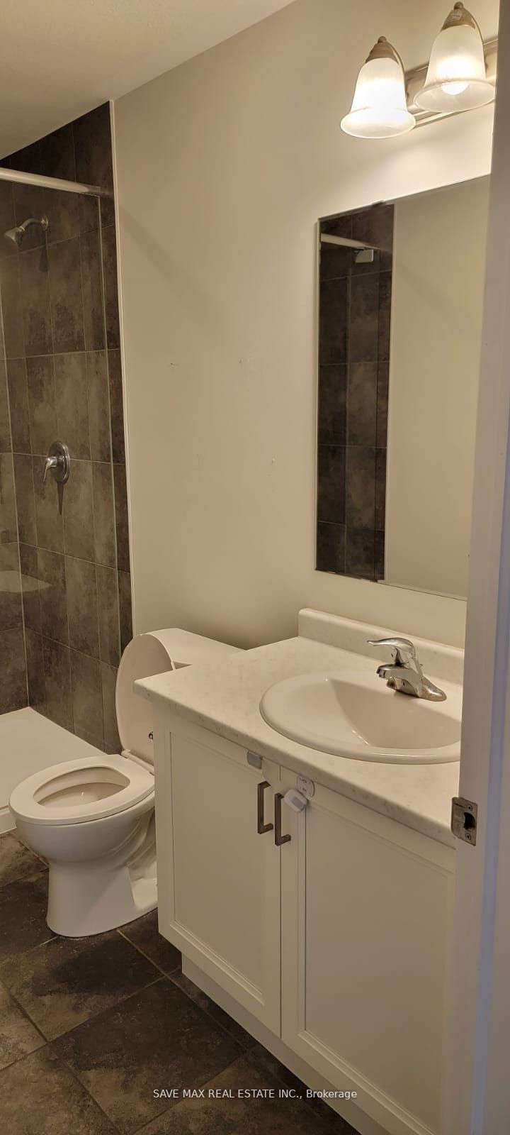 155 Thomas Slee Dr, #2H
