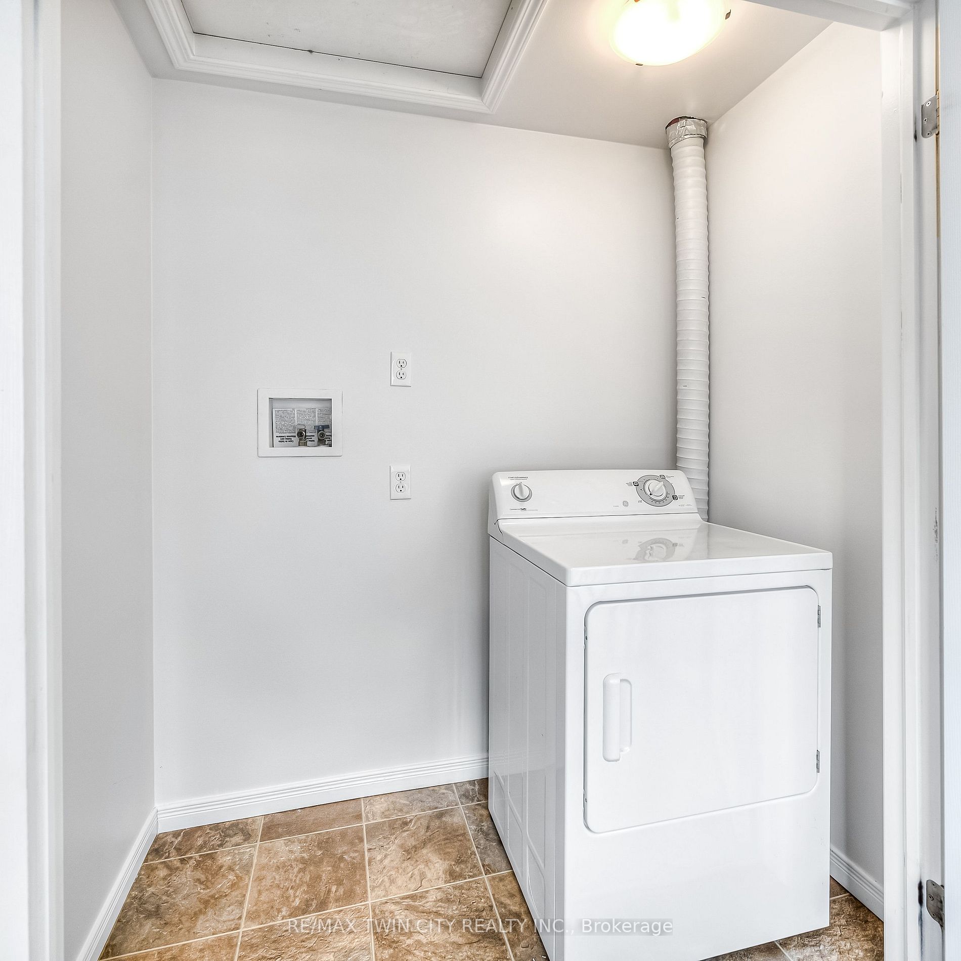 54 Featherstone St
