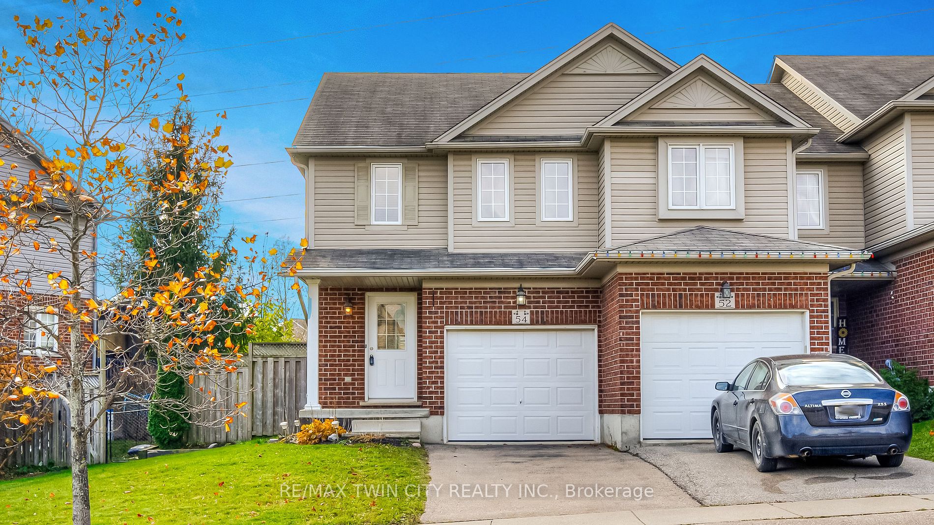 54 Featherstone St