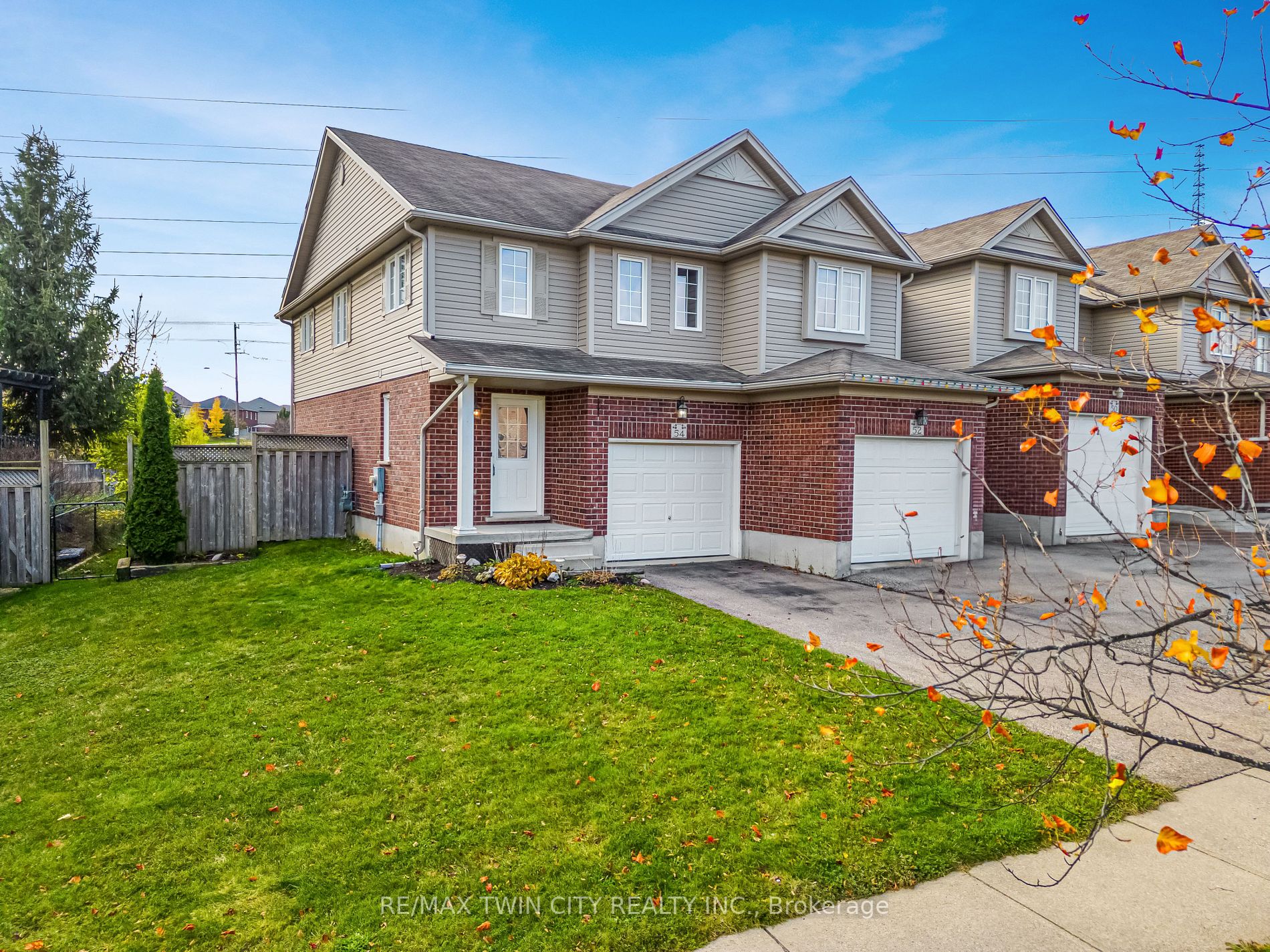54 Featherstone St